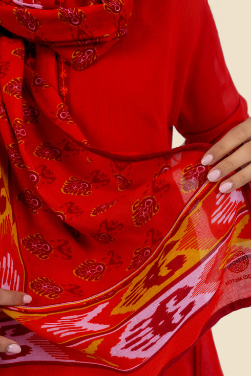 Scarf in printed cotton gauze with tassels