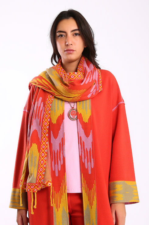 Shawl in patterned jacquard with tassels