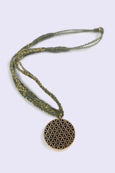 Short braided yarn pendant necklace