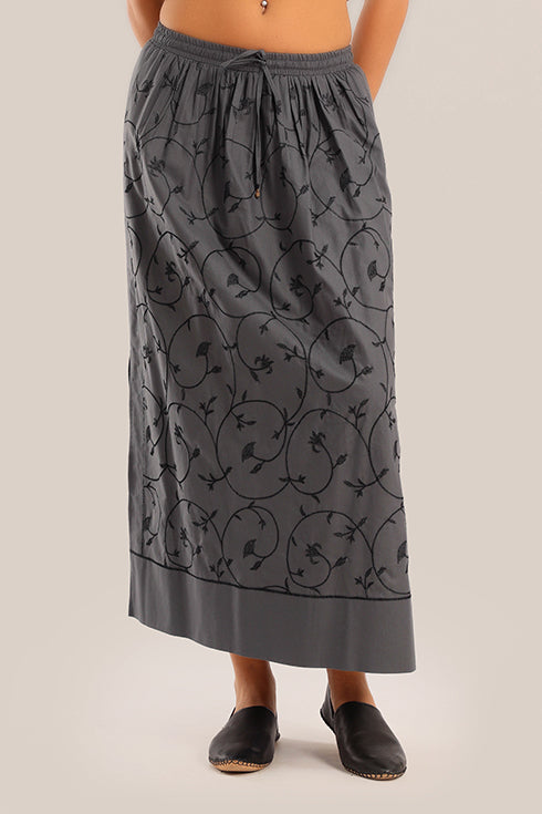 Embroidered cotton skirt with pockets