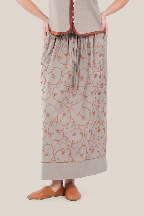 Embroidered cotton skirt with pockets