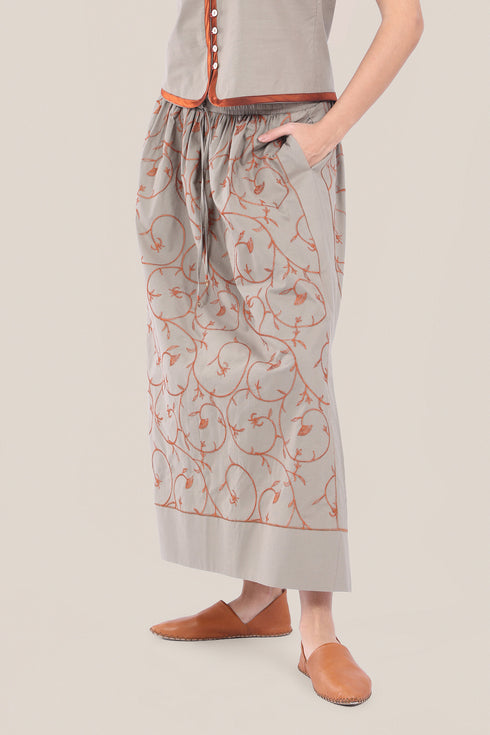 Embroidered cotton skirt with pockets
