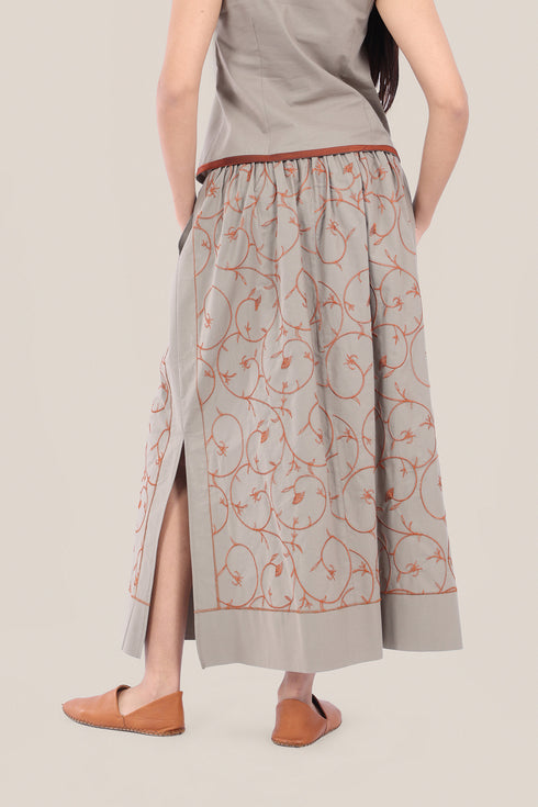 Embroidered cotton skirt with pockets