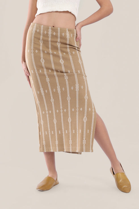 Slim fitting jacquard skirt