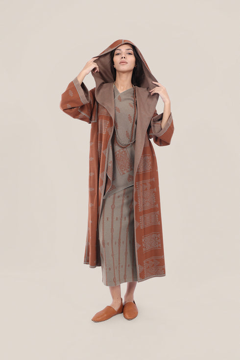 Slim fitting jacquard skirt