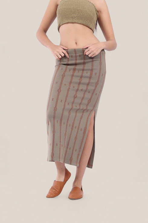 Slim fitting jacquard skirt