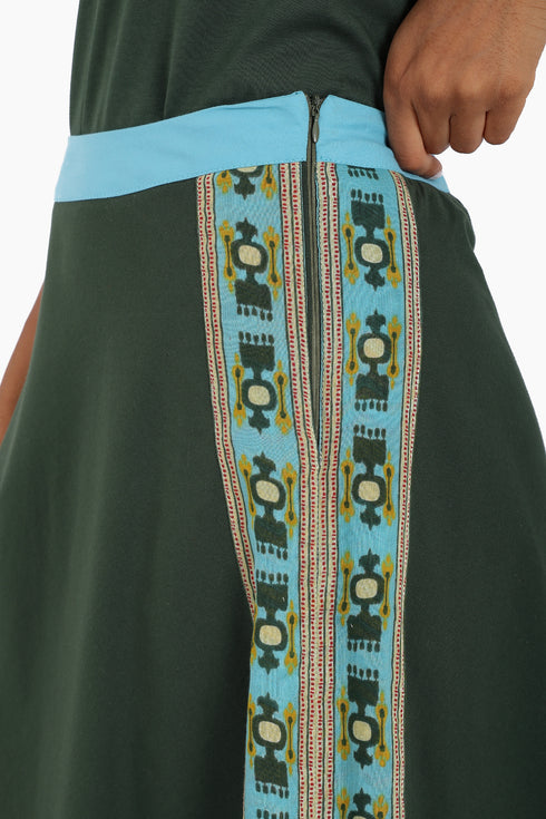 Long A line skirt in cotton poplin with contrast color trims