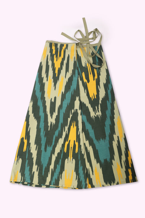 Wrap around skirt with one big pocket