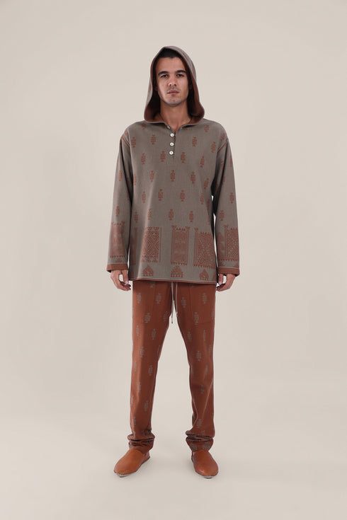 Hooded sweater with part front buttons