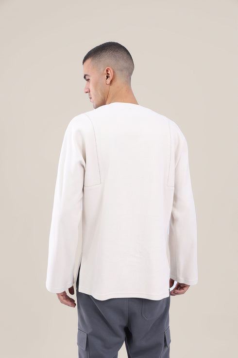 Round neckline sweater with slit