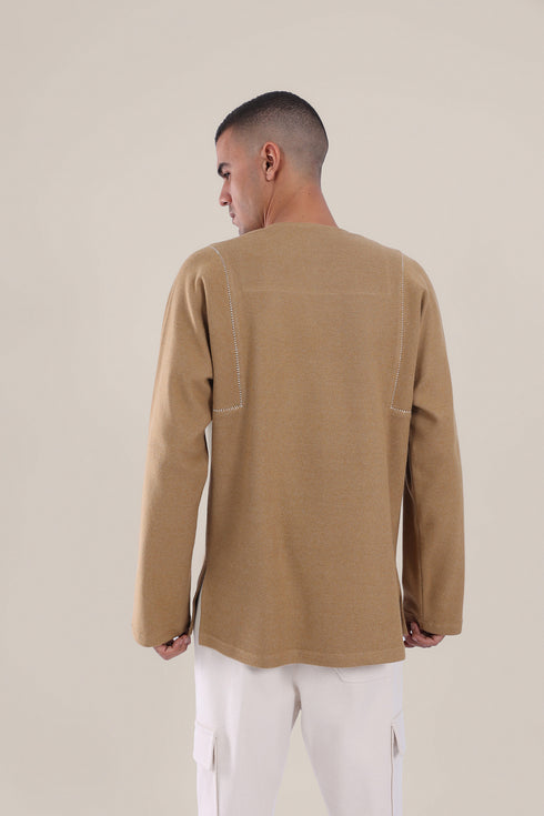 Round neckline sweater with slit