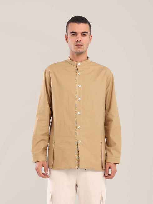 Cotton button-down shirt with long sleeves