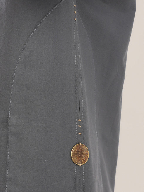 Cotton button-down shirt with long sleeves