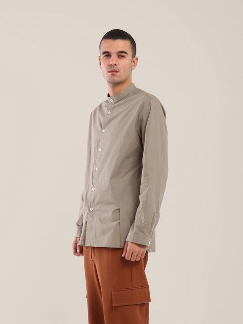 Cotton button-down shirt with long sleeves