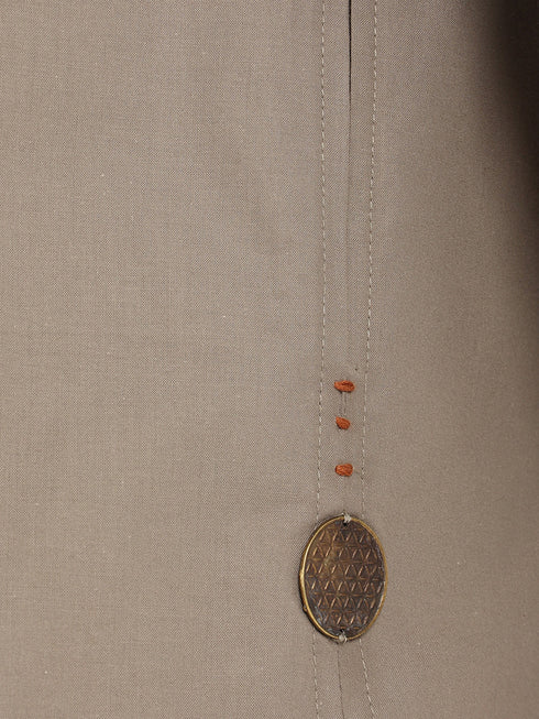 Cotton button-down shirt with long sleeves