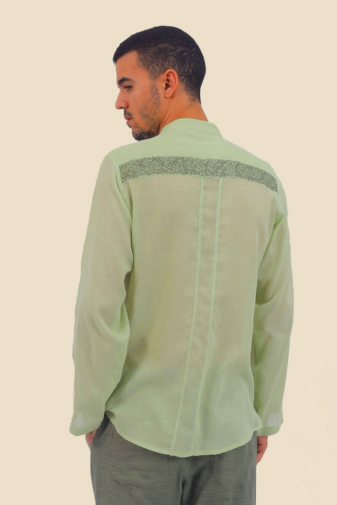 Embroidered shirt in cotton gauze with pocket