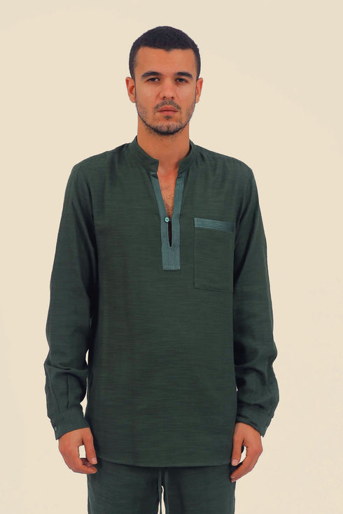 Shirt in cotton slub with high collar with slit