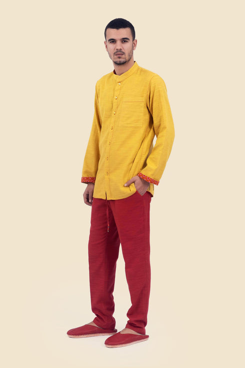 Shirt in cotton with contrast color stitching