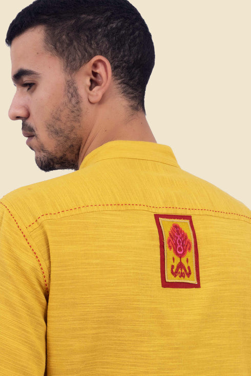 Shirt in cotton with contrast color stitching