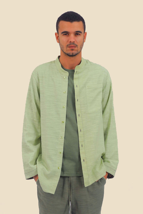 Shirt in cotton with contrast color stitching