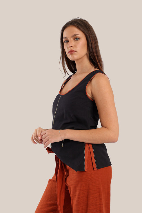 Sleeveless tank top with round front and back neckline