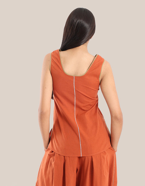 Sleeveless tank top with round front and back neckline