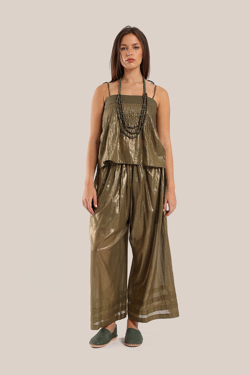 short top with tiny pleats  and thin adjustable straps