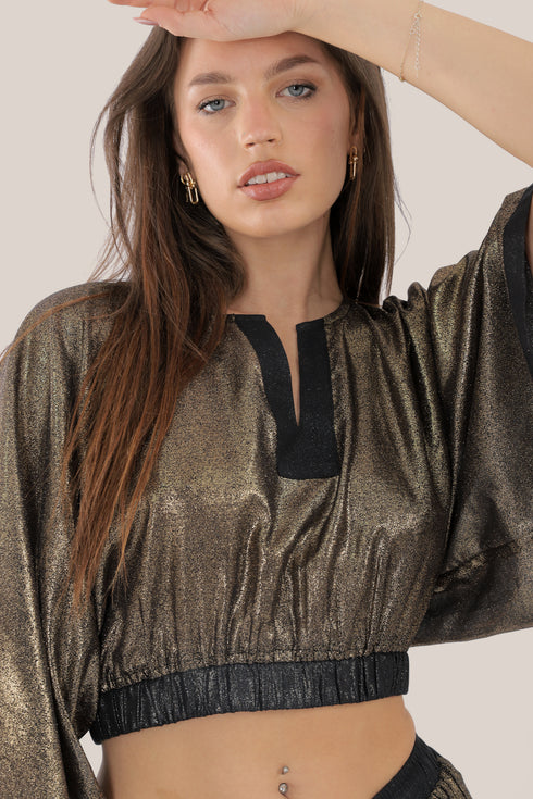 Short voile top with 3/4 length sleeves