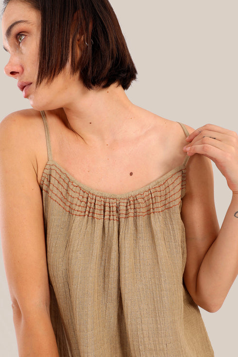 Sleeveless tank top with thin adjustable straps