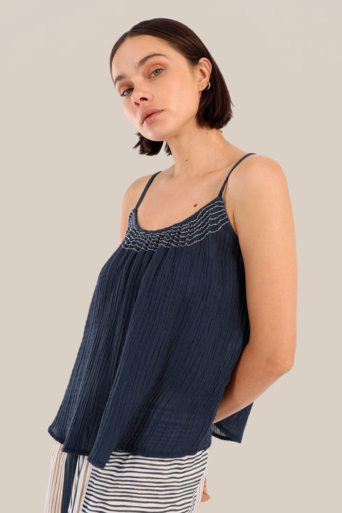 Sleeveless tank top with thin adjustable straps