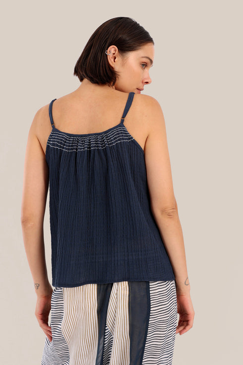 Sleeveless tank top with thin adjustable straps