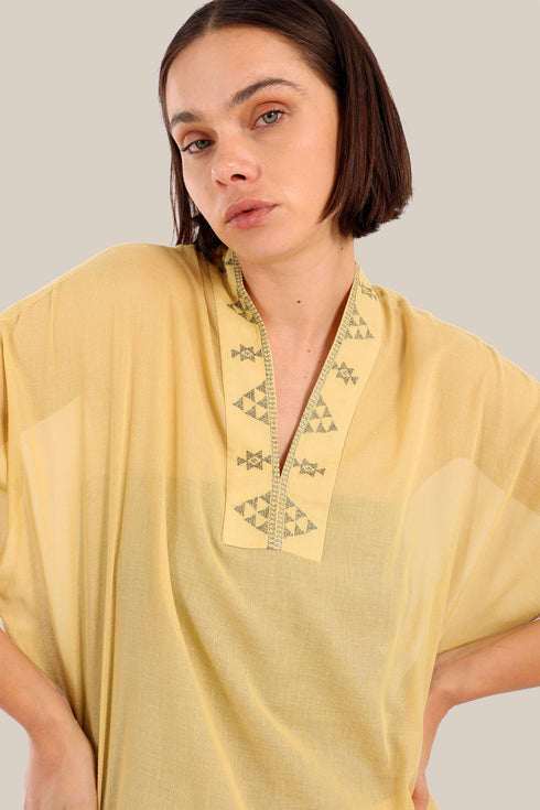 Loose fit embroidered short-sleeved top