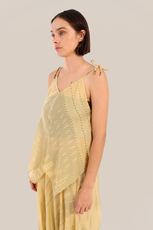 Printed short top with thin adjustable straps