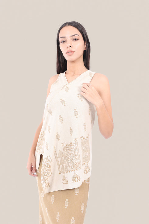 Patterned jacquard reversible asymmetric top