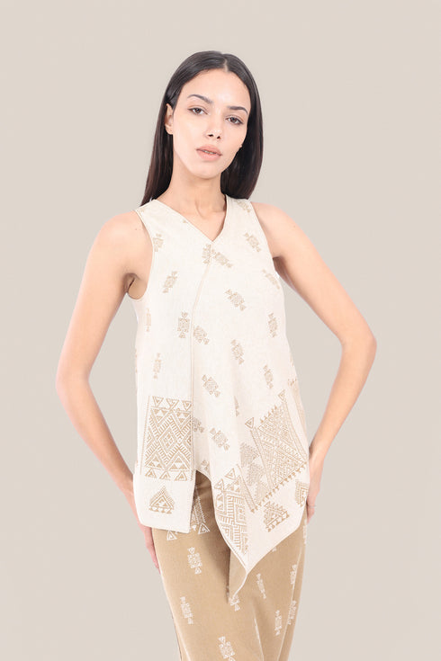 Patterned jacquard reversible asymmetric top