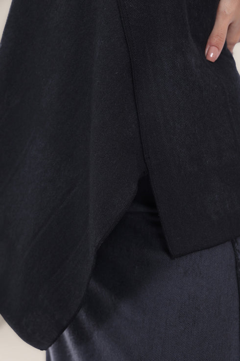 Patterned jacquard reversible asymmetric top