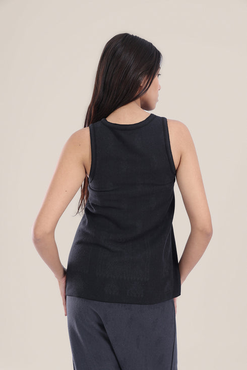 Patterned jacquard reversible asymmetric top