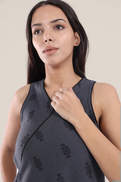 Patterned jacquard reversible asymmetric top