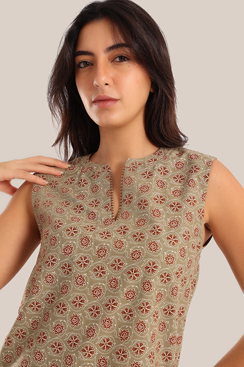 Sleeveless floral printed cotton top