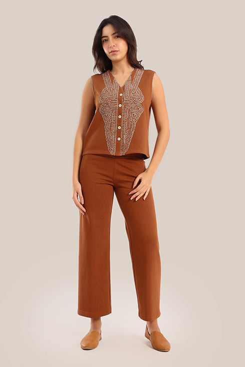 Embroidered milton V-Neckline vest