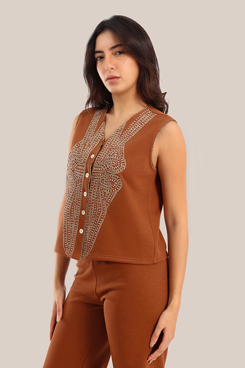 Embroidered milton V-Neckline vest