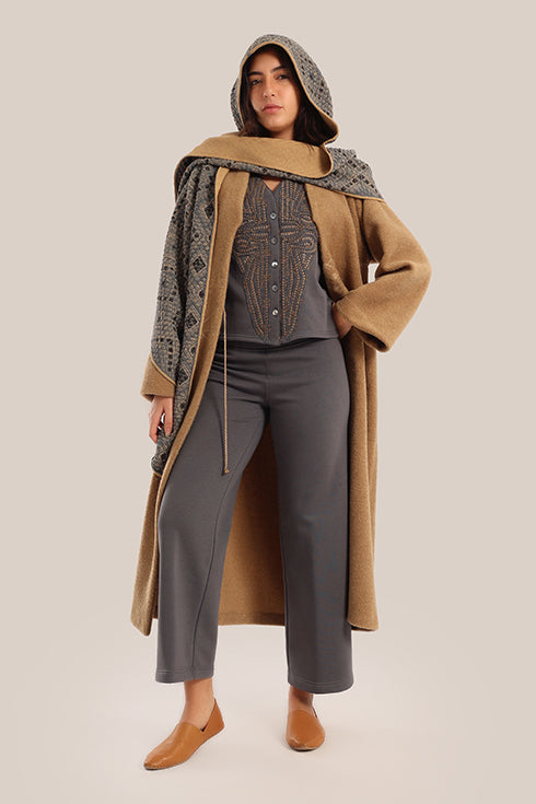 Embroidered milton V-Neckline vest