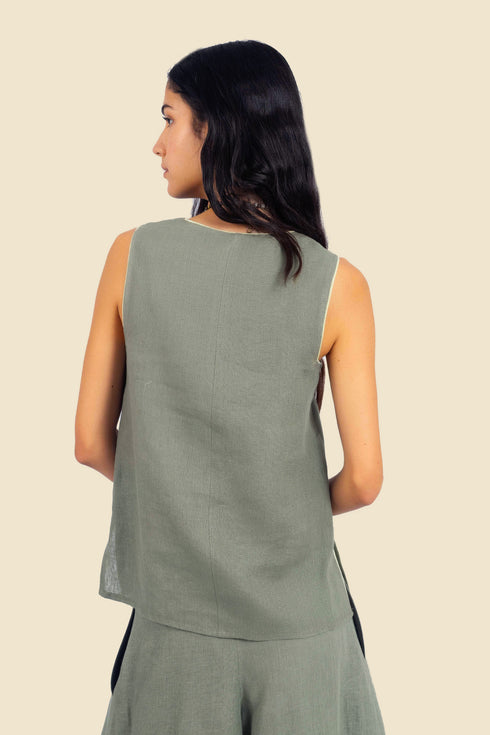 Sleeveless top in linen