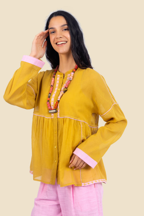 Shirt in voile with button down and round neckline