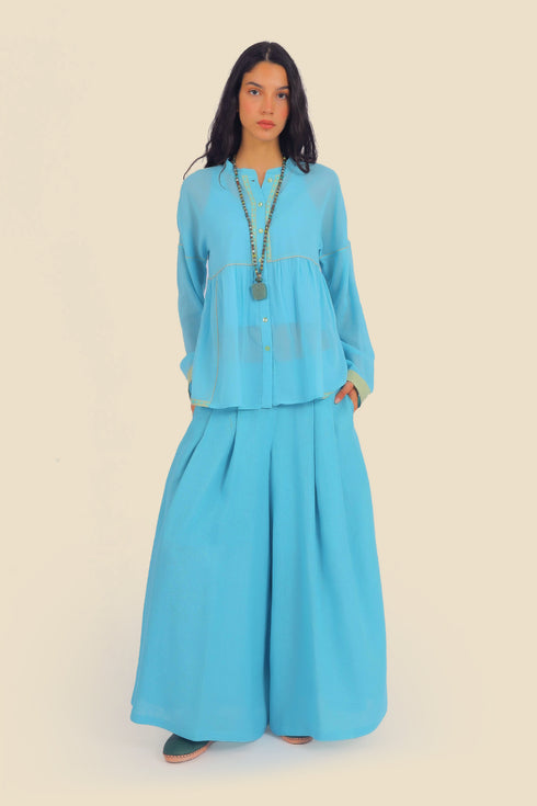 Shirt in voile with button down and round neckline