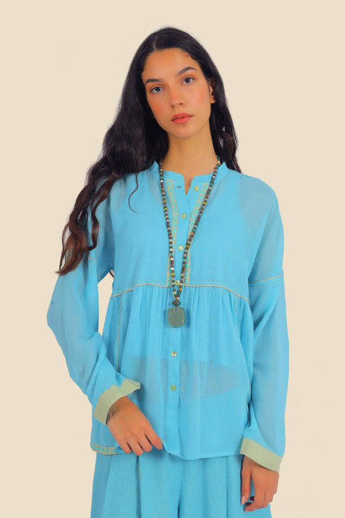 Shirt in voile with button down and round neckline
