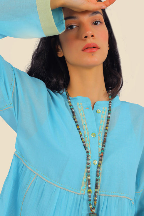 Shirt in voile with button down and round neckline