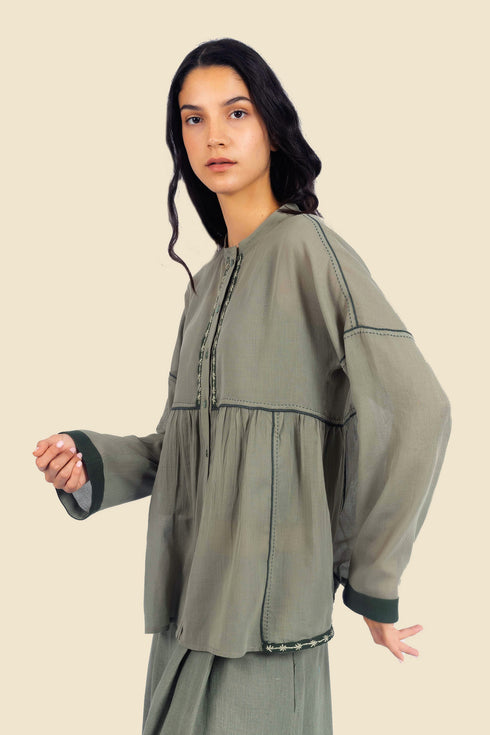 Shirt in voile with button down and round neckline