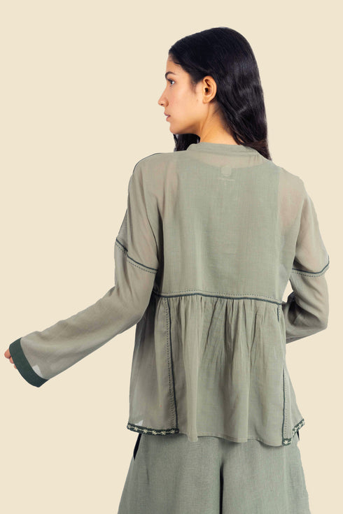 Shirt in voile with button down and round neckline