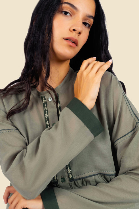 Shirt in voile with button down and round neckline